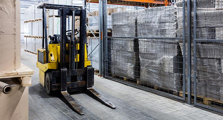 Fork lift on Less Than Truckload loading dock